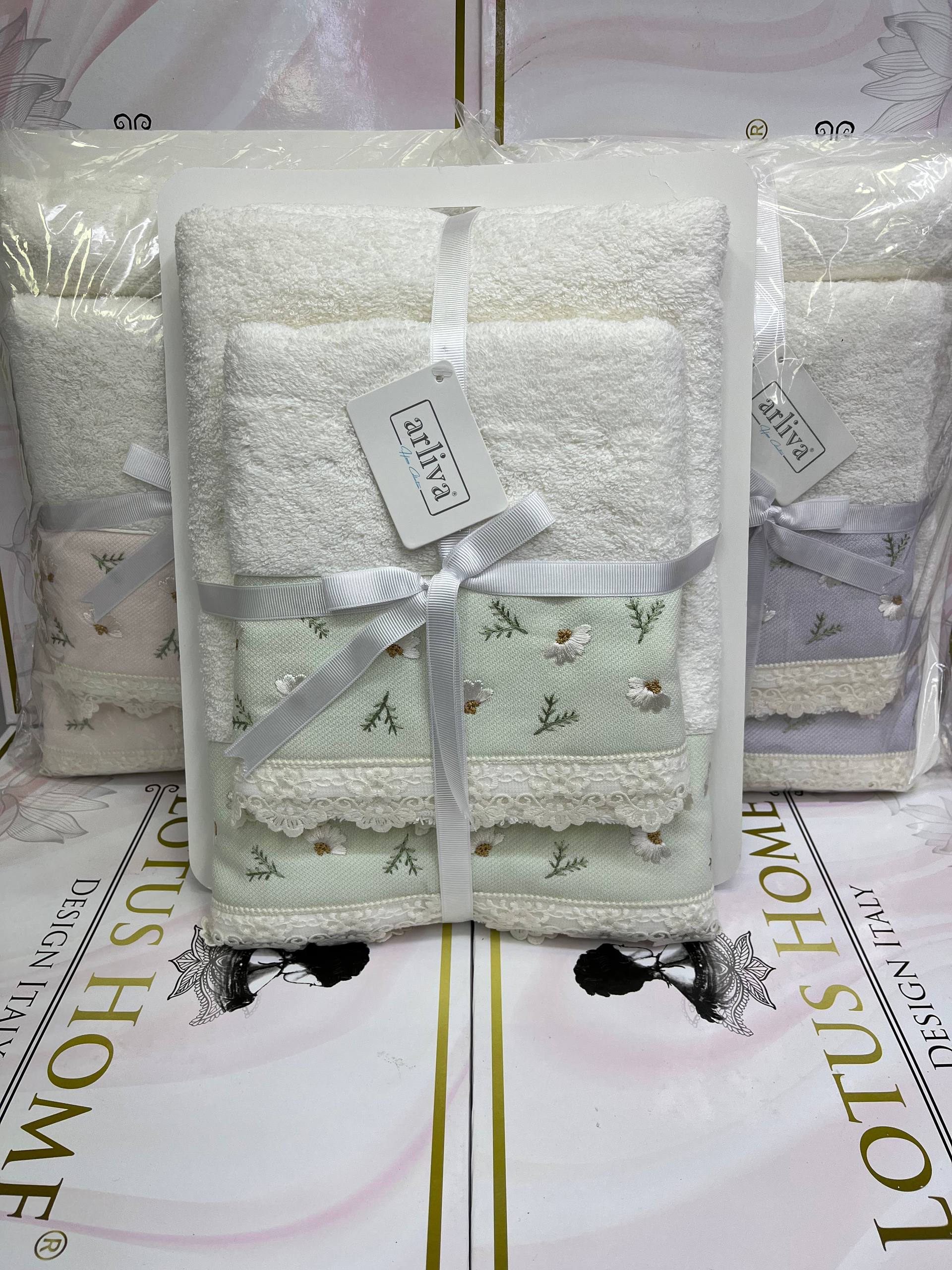 مفارش و مناشف Bed sheets and towels