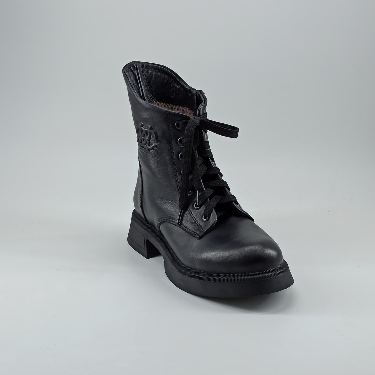 أحذية Shoes