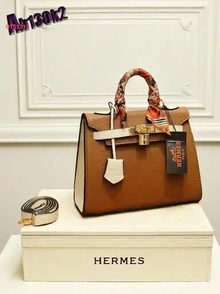 حقيبة نسائية ماركة