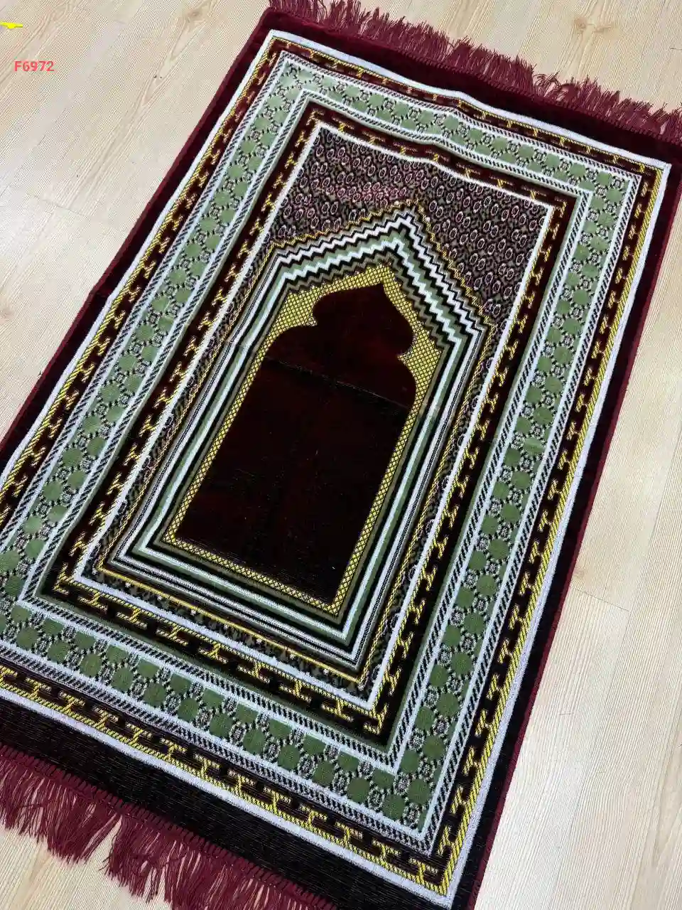 سجادة صلاة مخمل