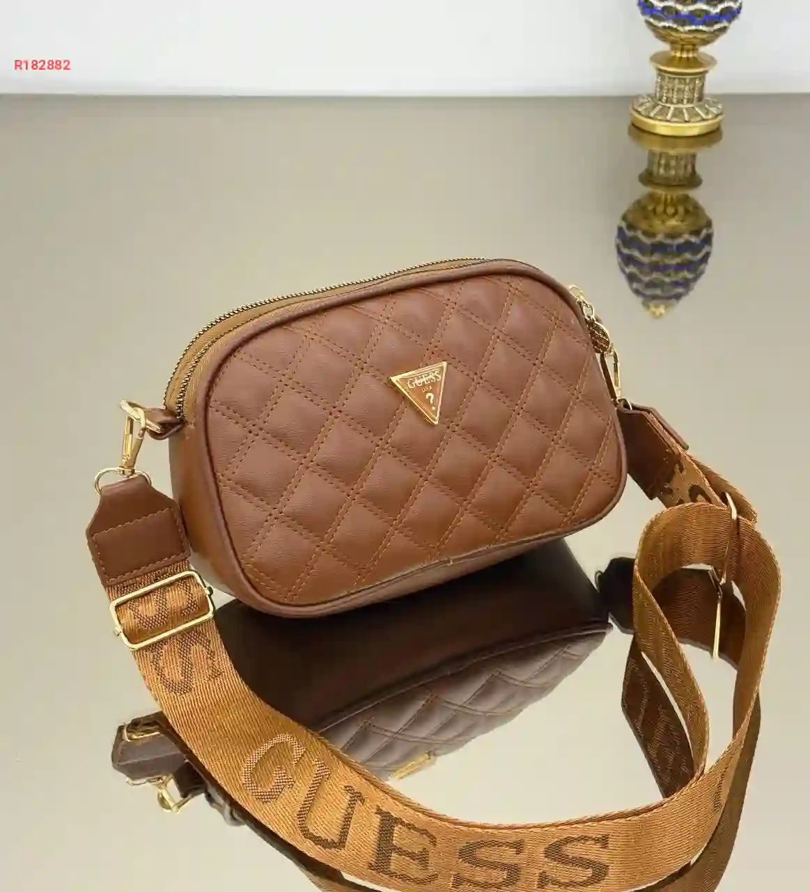 محفظة نسائية