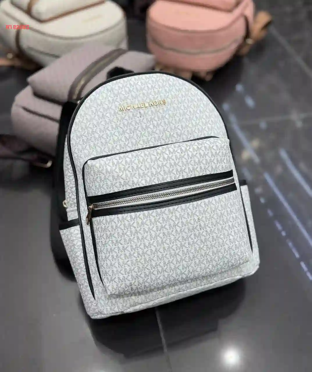 حقيبة ظهر نسائية ماركة ميشيل كورس