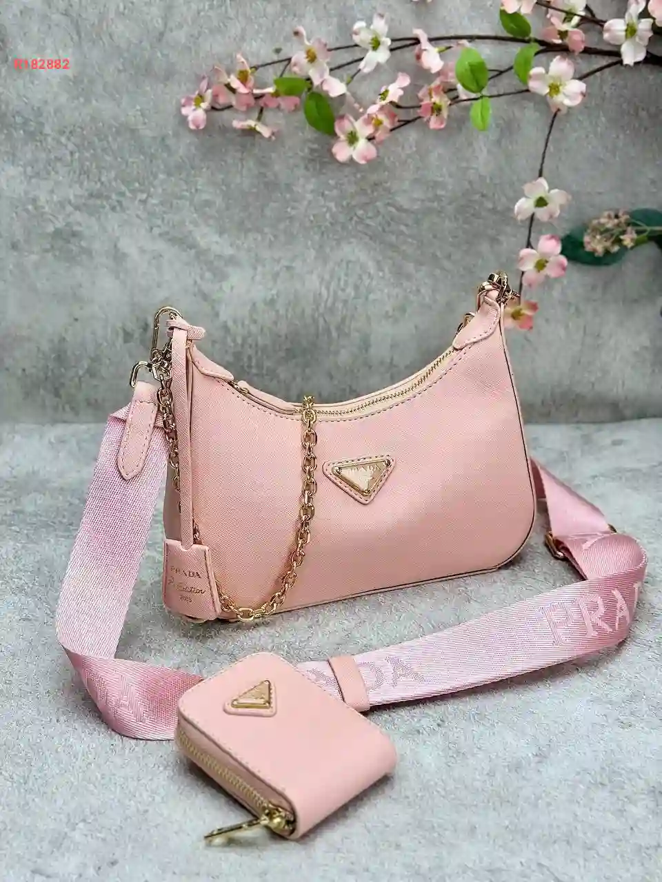 حقيبة يد نسائية ماركة برادا