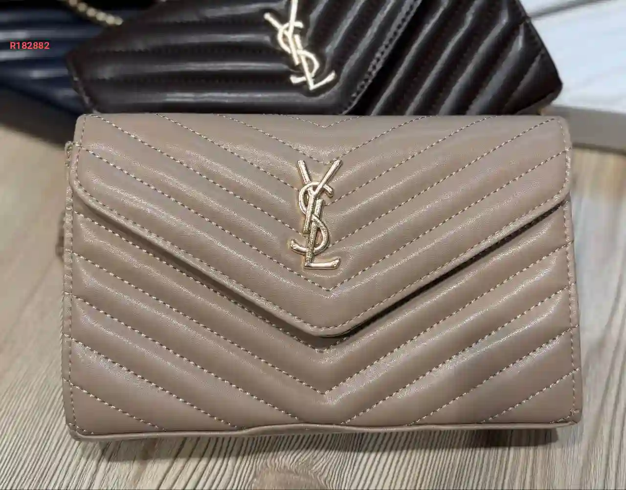 حقيبة يد نسائية ماركة