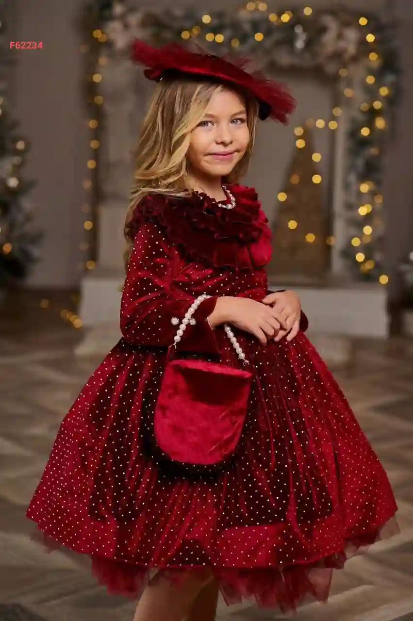 فستان بناتي مخمل بتفاصيل حجرية