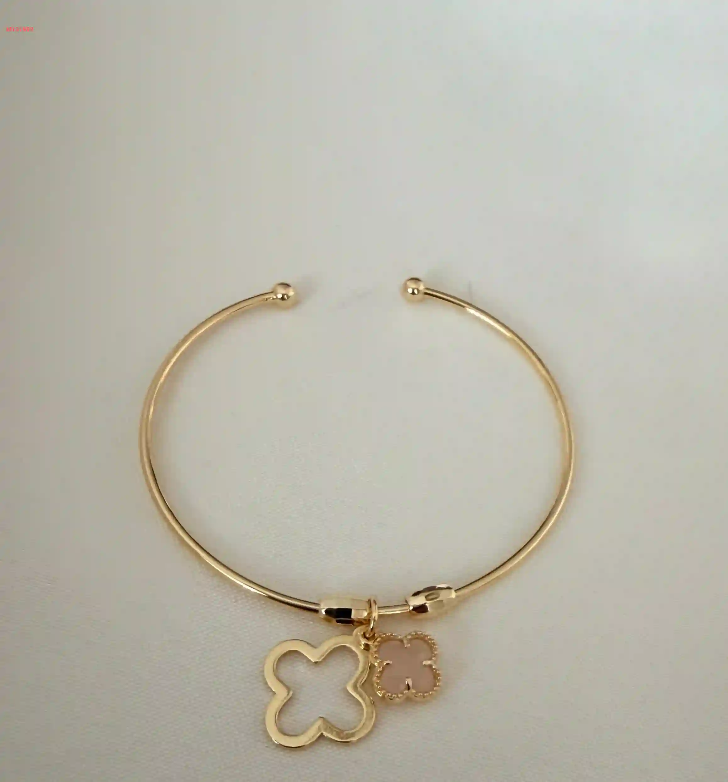 اسوارة باندورا بعدة أشكال