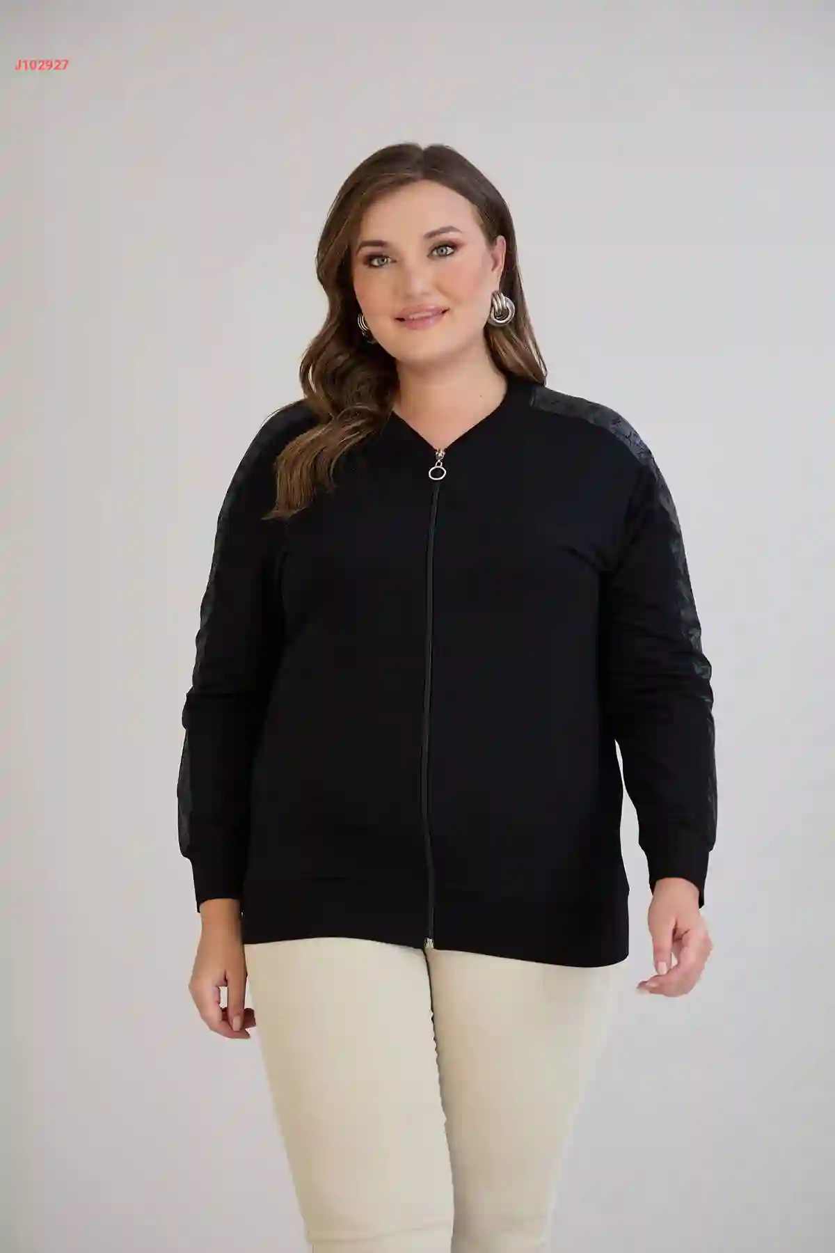 جاكيت أسود قياس كبير