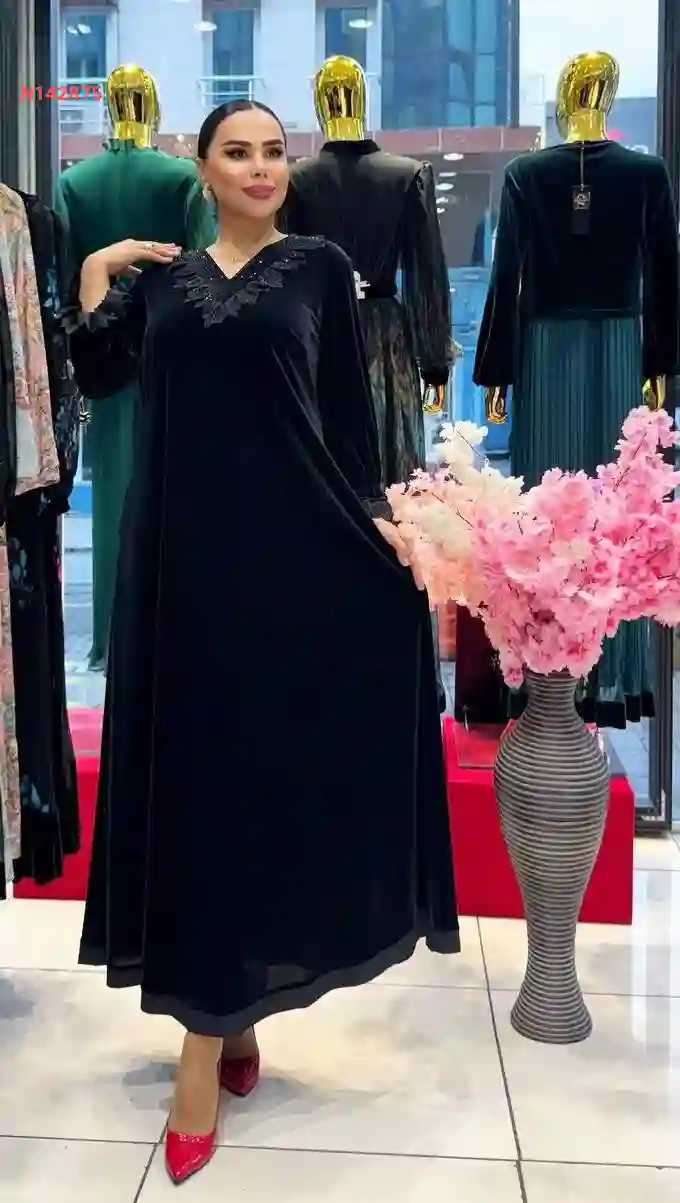 عباية مخمل فاخرة