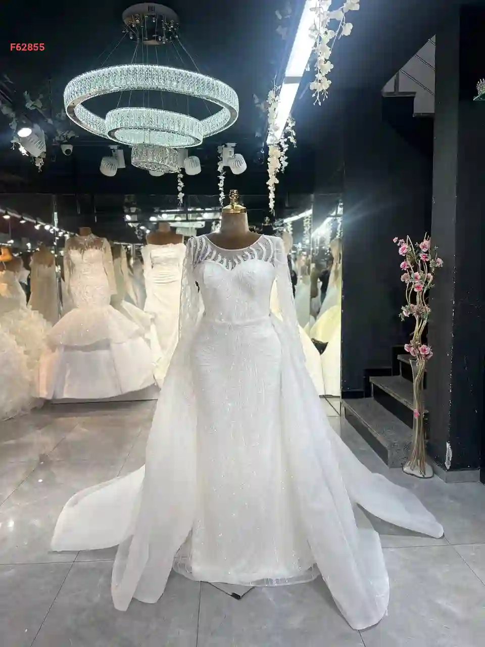 فستان زفاف فاخر