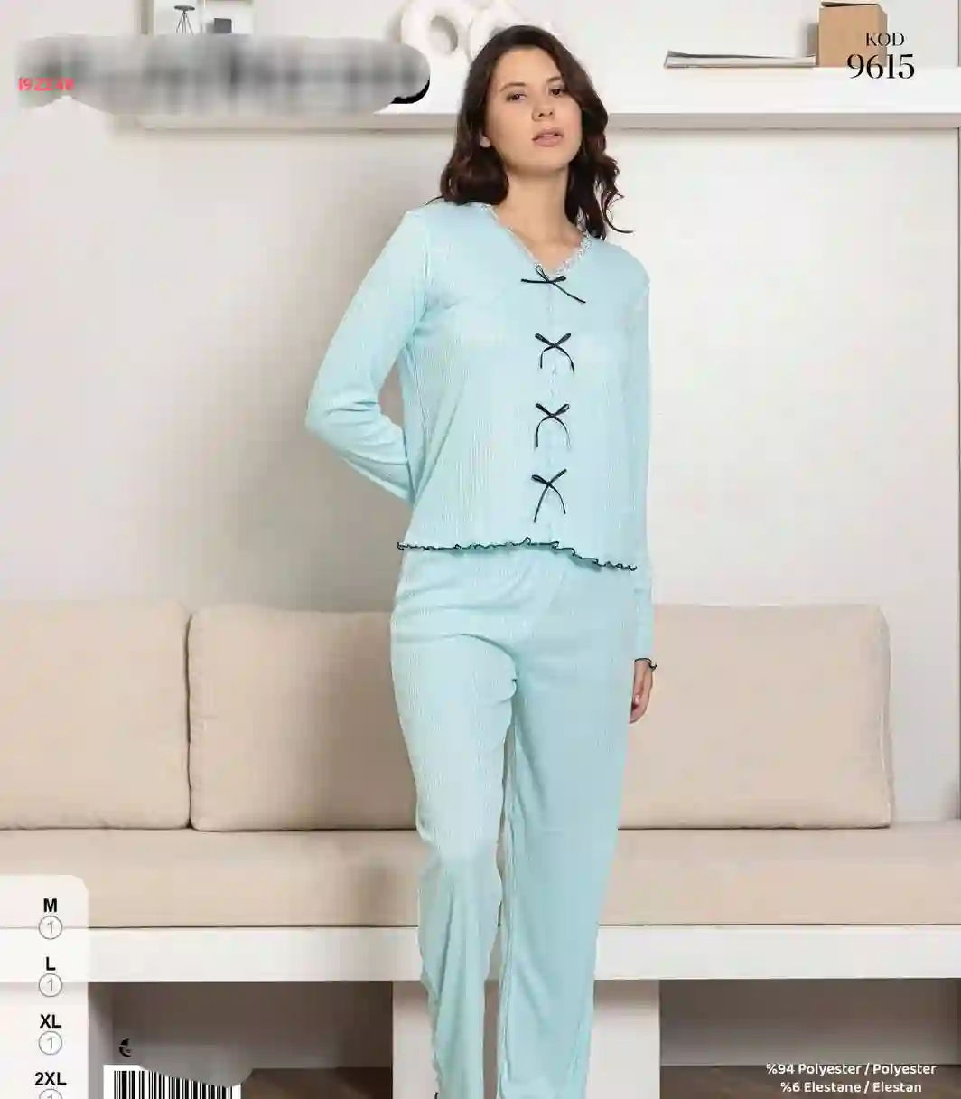 بيجامة كم طويل بفيونكات