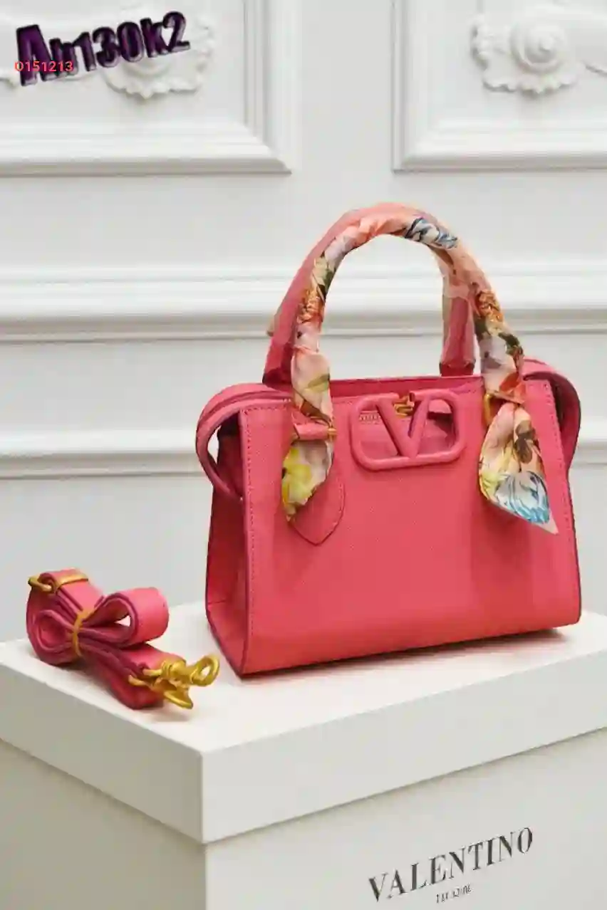 حقيبة نسائية ماركة