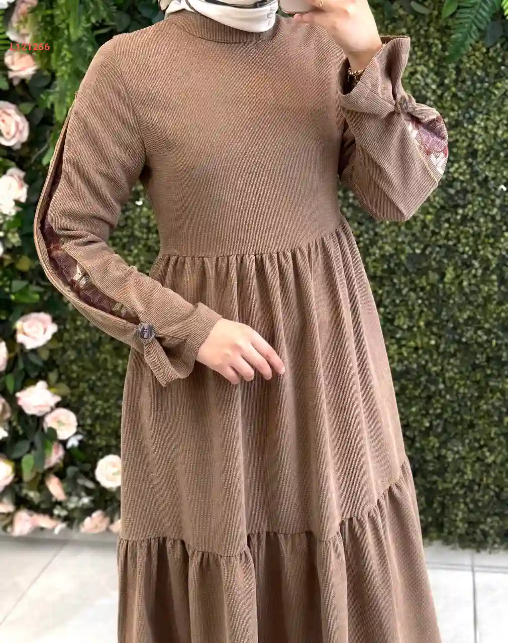 فستان شانيل طويل بأكمام منقوشة