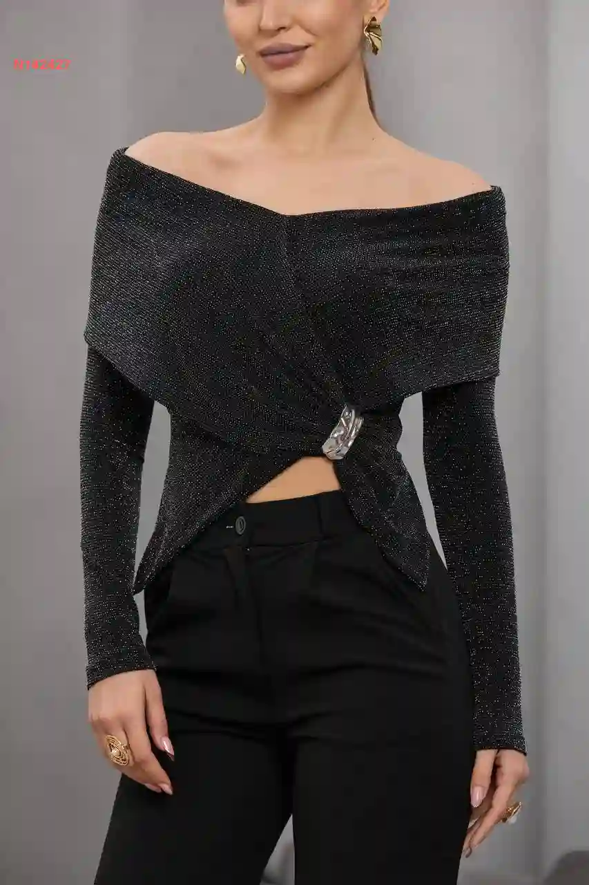 بلوزات نسائية