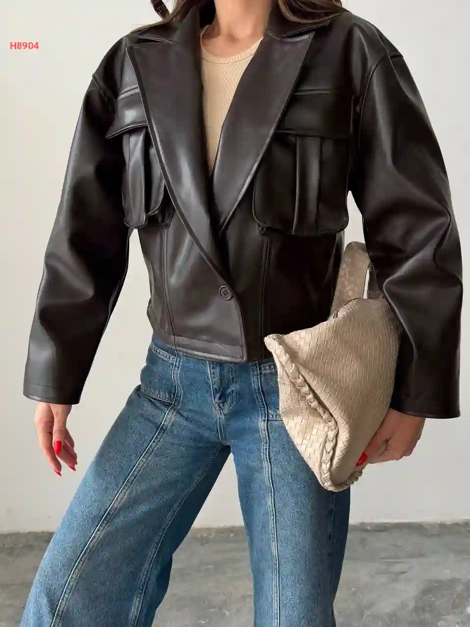 جاكيت جلد قصير بجيوب