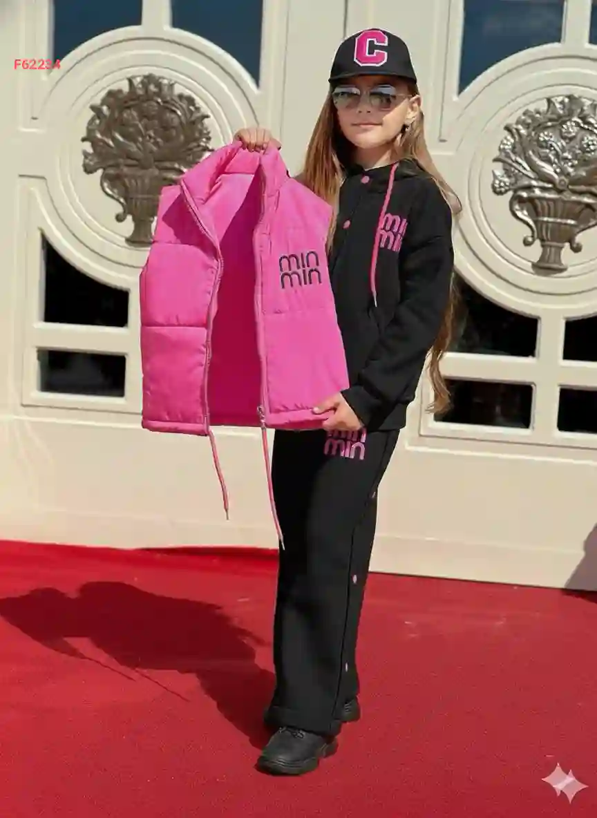 بيجامة بناتي ماركة مع فيست