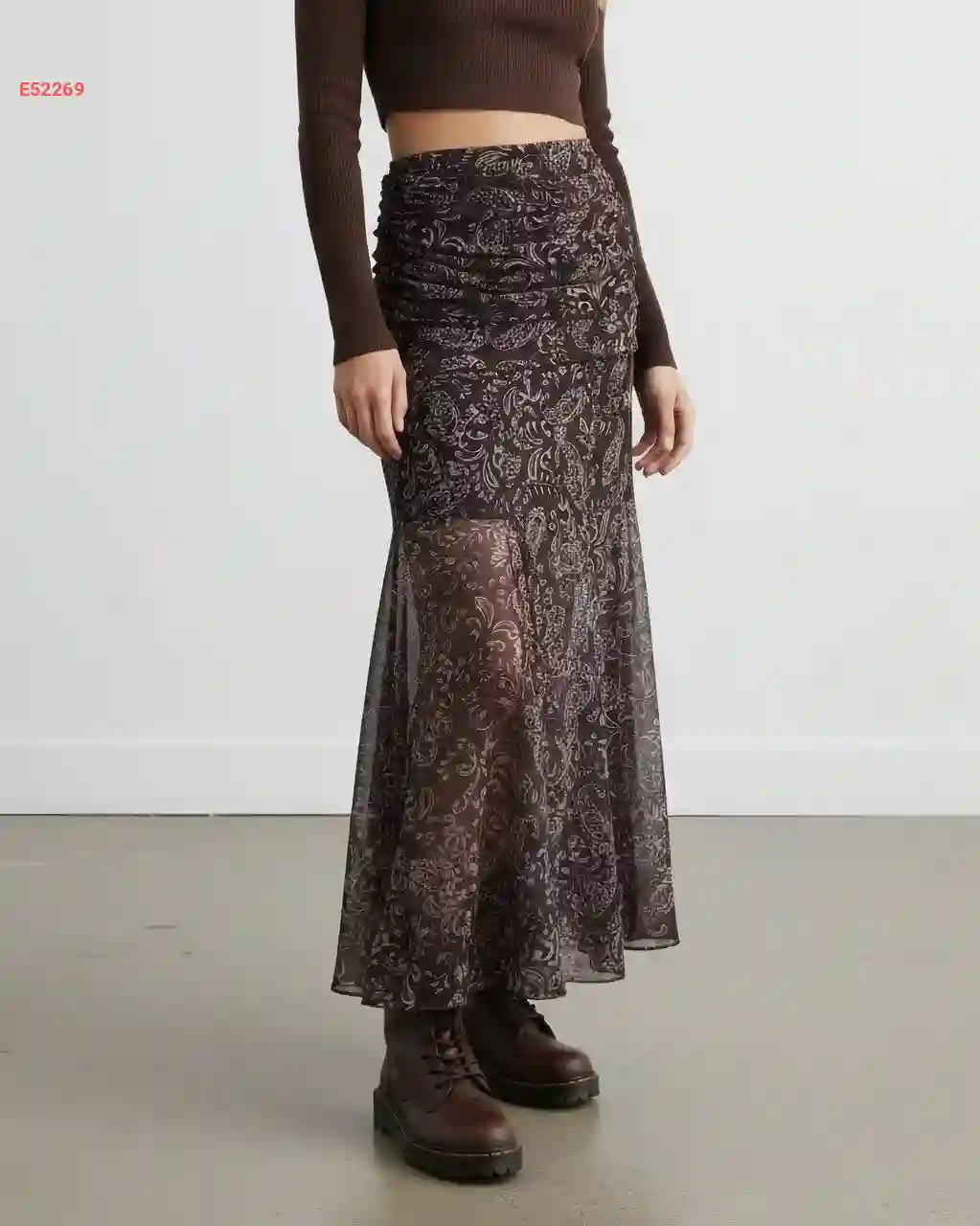 تنورة تول طويلة منقوشة