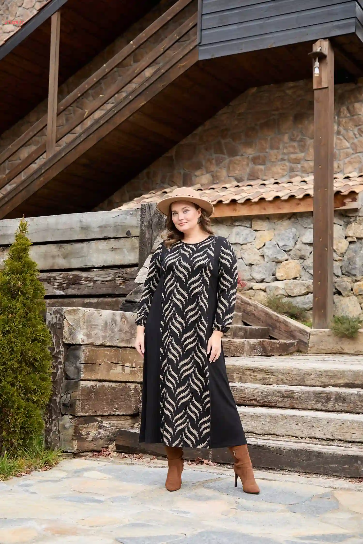 فستان كريستال منقوش قياس كبير