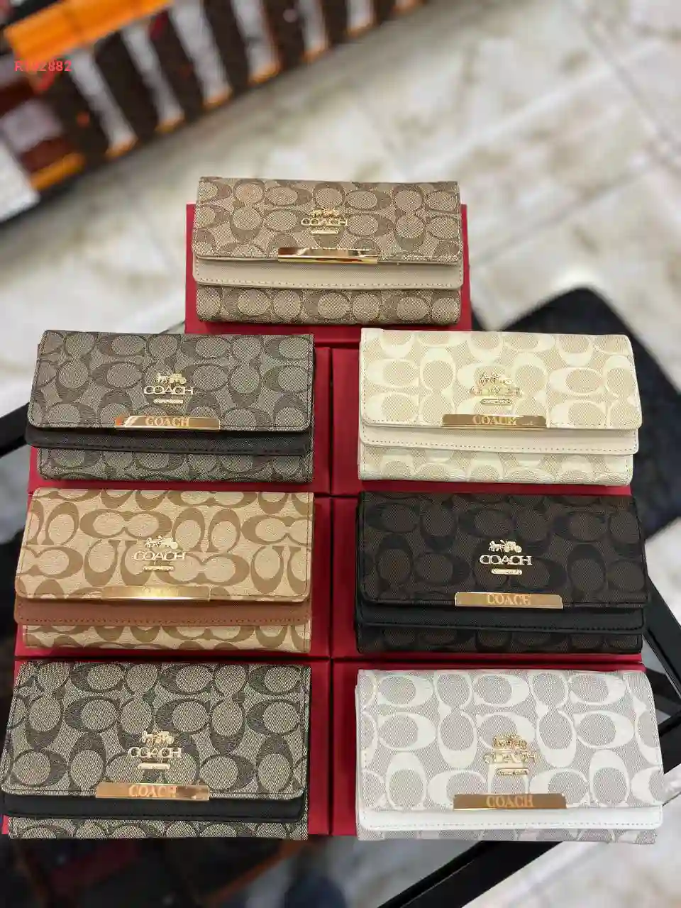 جزدان نسائي ماركة