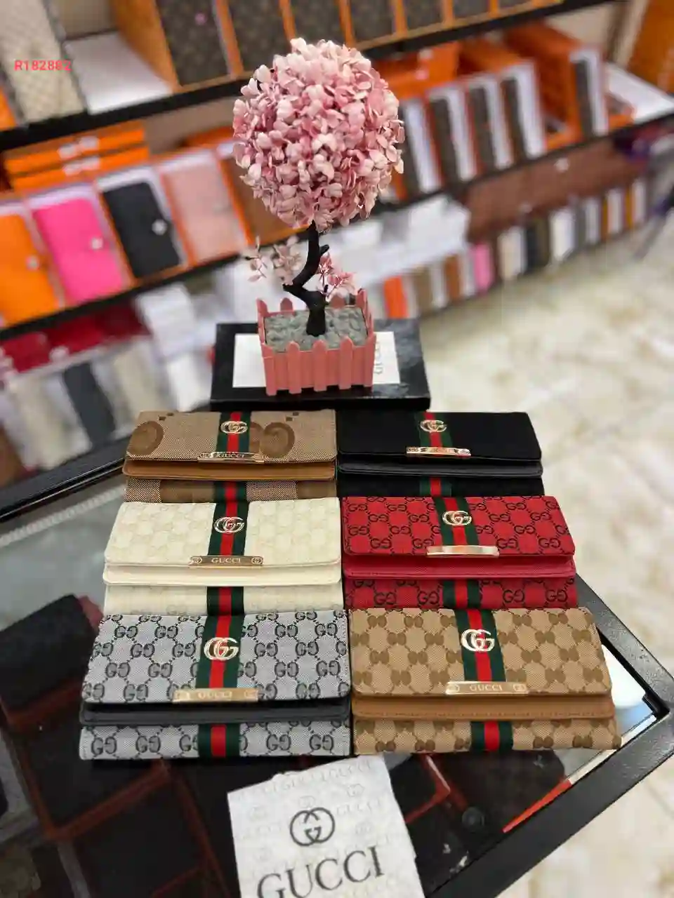 جزدان نسائي ماركة