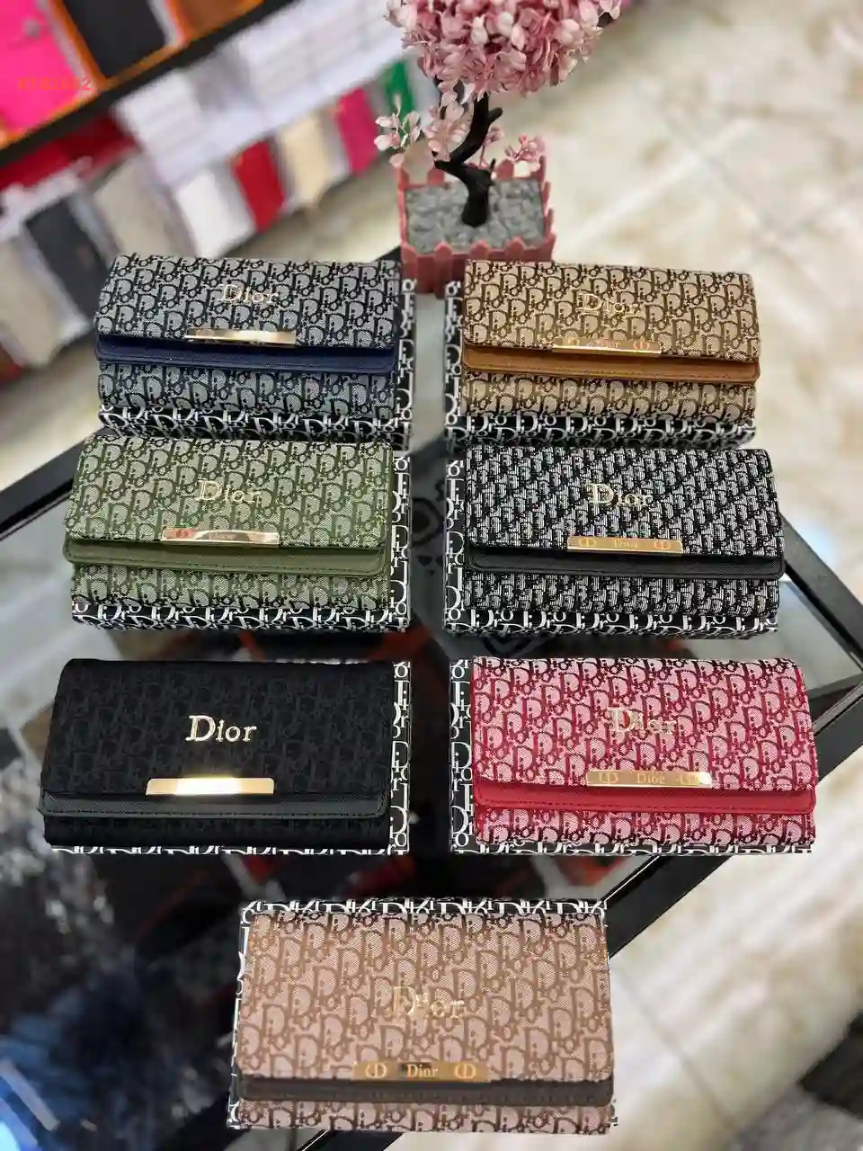 جزدان نسائي ماركة