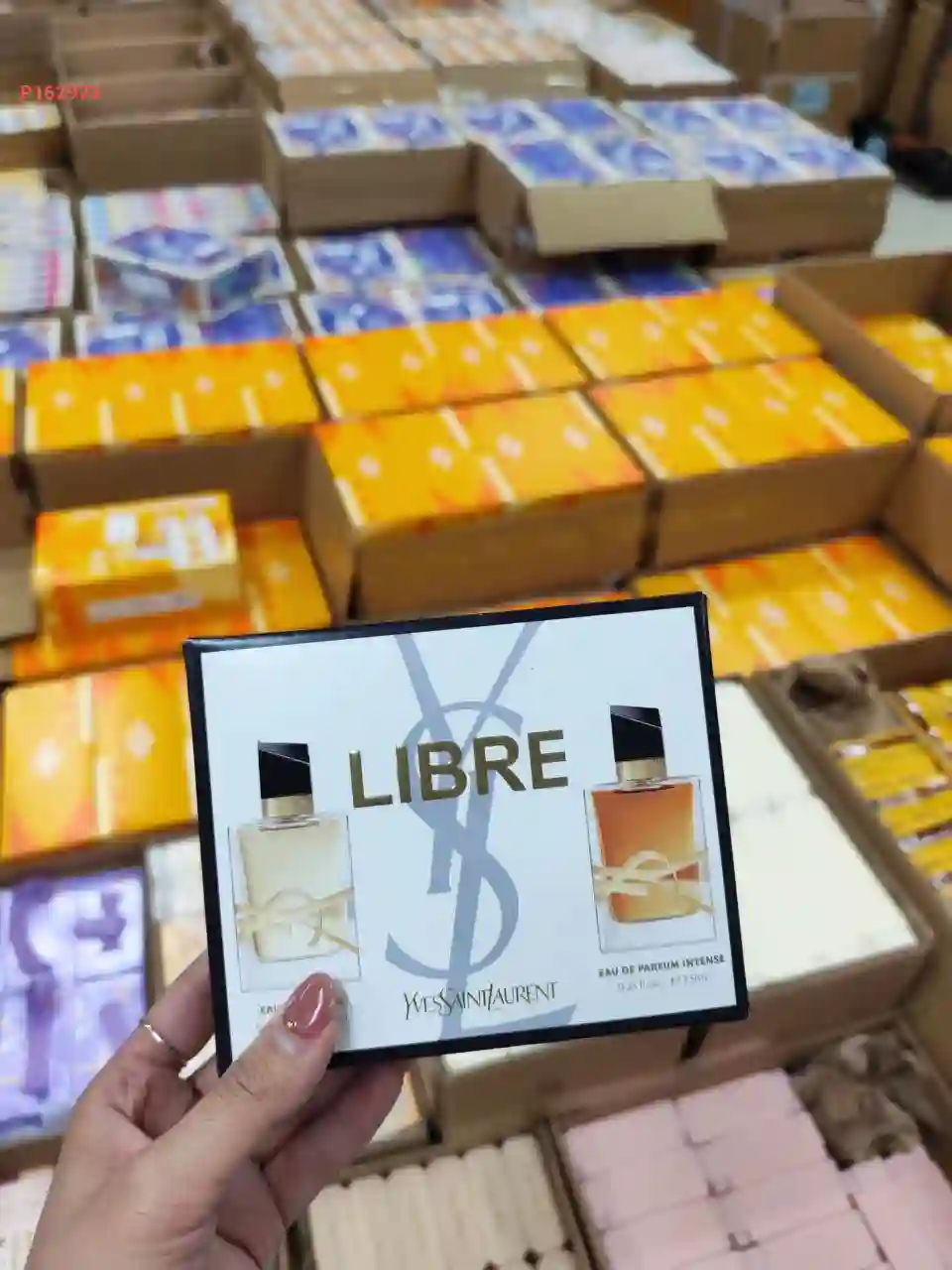 عطر نسائي، رجالي