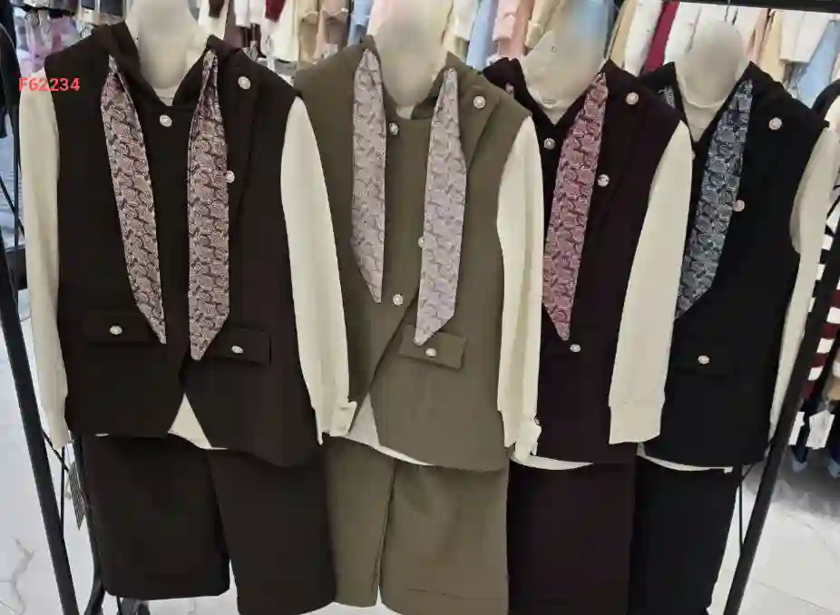 طقم بنطال بناتي مع فولار