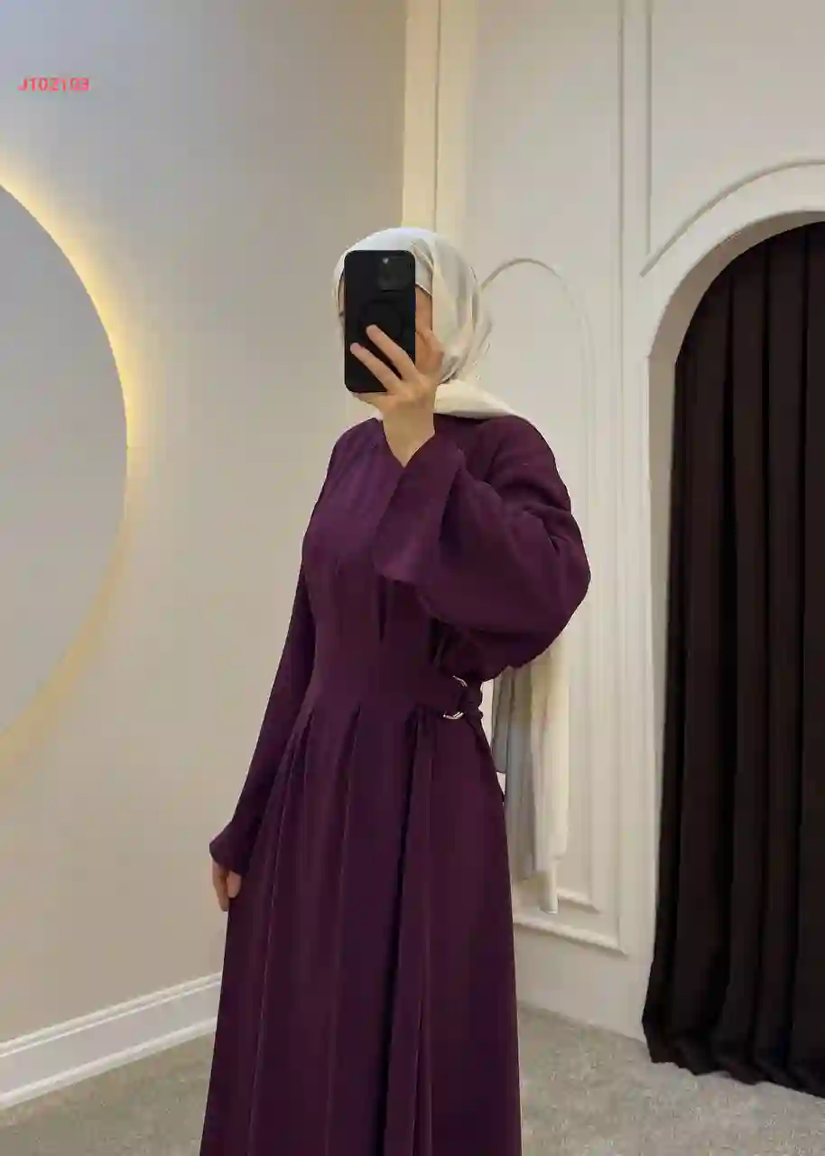 فستان سادة بكسرات