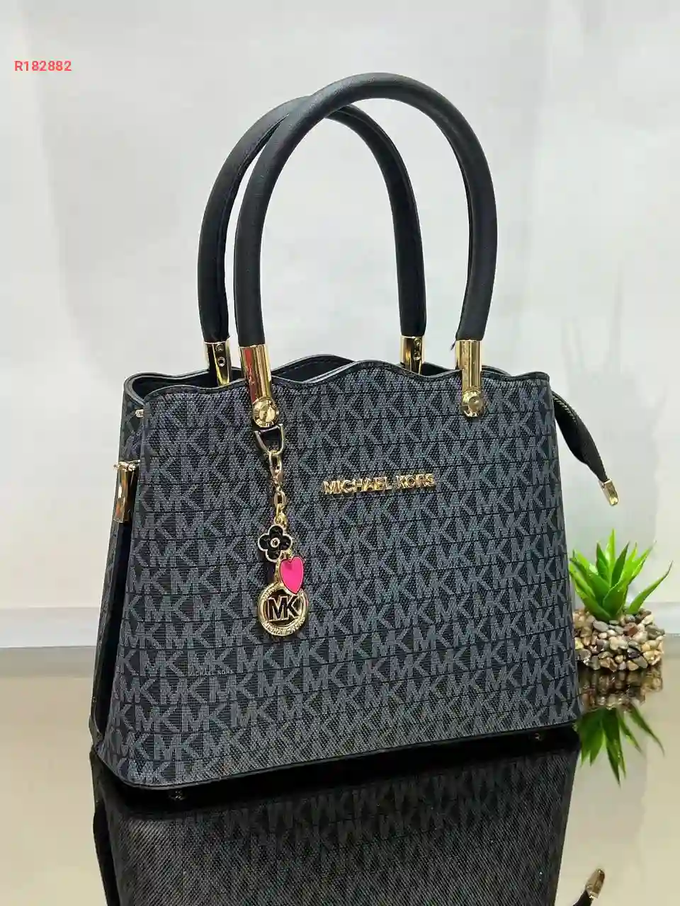 حقيبة يد نسائية ماركة