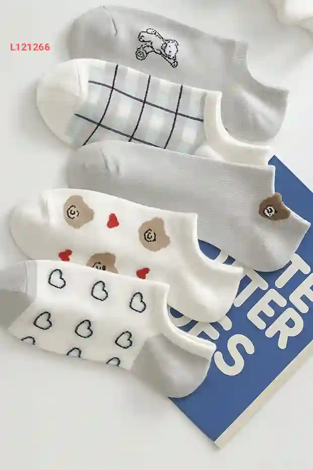 جوارب نسائية بتصميم دب لطيف - مجموعة 5 أزواج للنساء