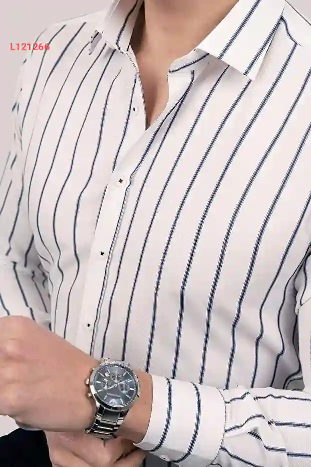 قميص رجالي بأزرار مخطط أبيض وزرقاء