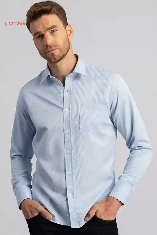 قميص رجالي بأزرار سادة بقصّة عادية من القطن سهل الكي  باللون الأزرق