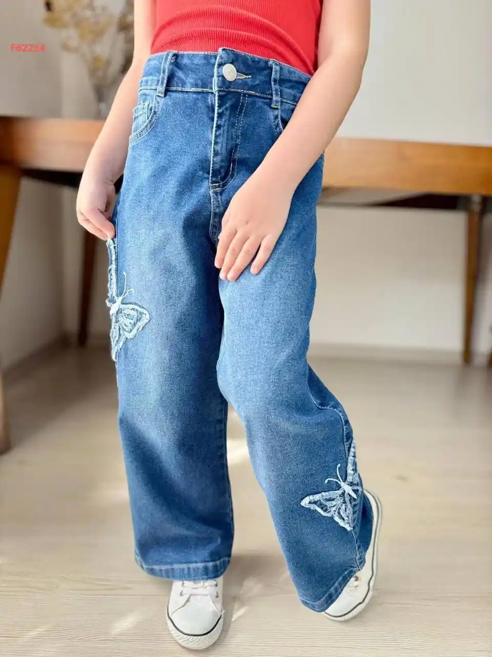 بنطال جينز بناتي مطرز