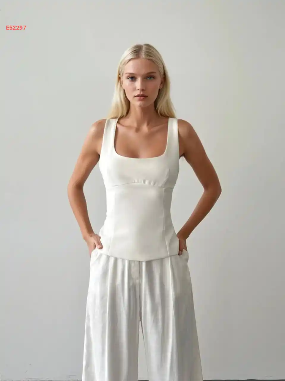 بلوزة نسائية