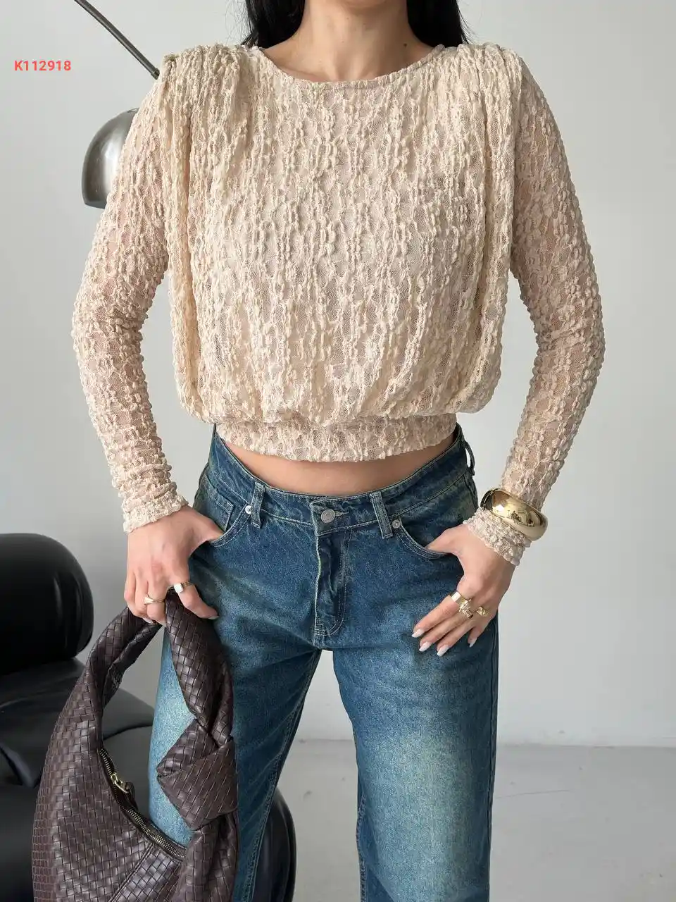 بلوزة نسائية