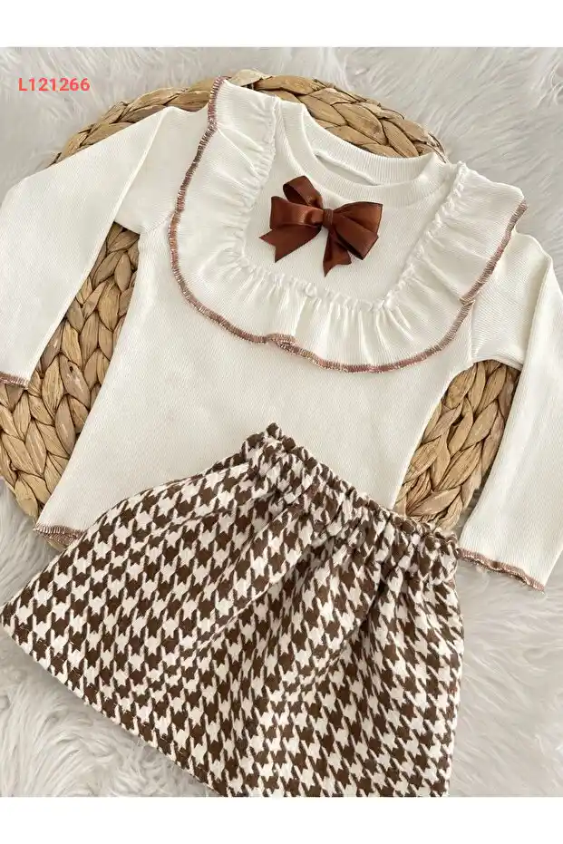 طقم بدلة قميص وتنورة مربعات للبنات مع ربطة عنق