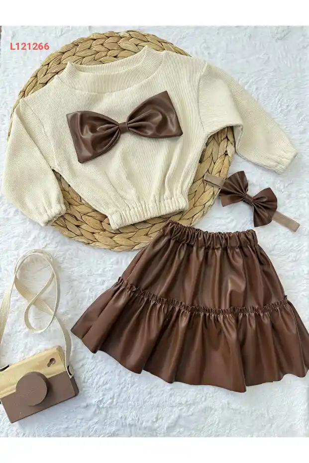 طقم فتيات وأطفال صغار من أكيف - تنورة جلدية مع بادي وف علام كاب إلى الجانب