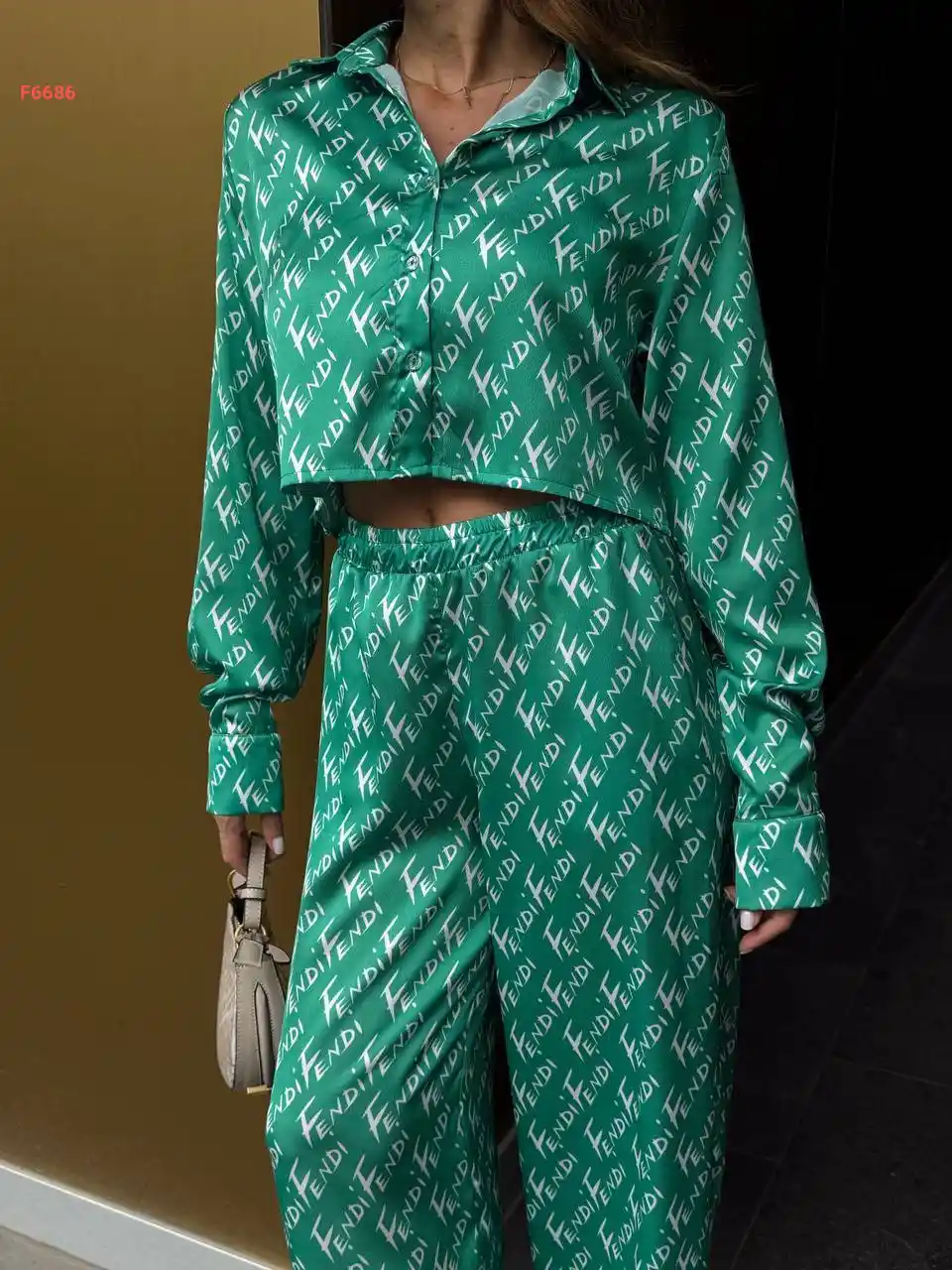 طقم بنطال ساتان ماركة مع قميص