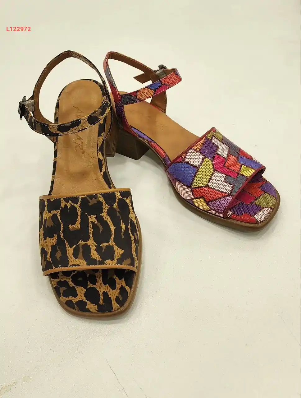 حذاء فتح نسائي