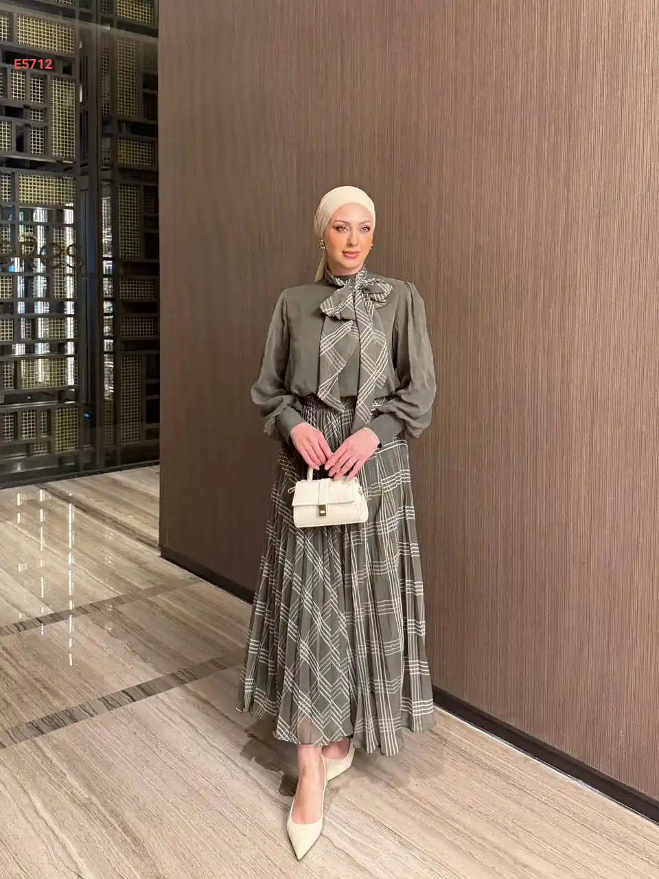 طقم تنورة شيفون كارو وبلوزة