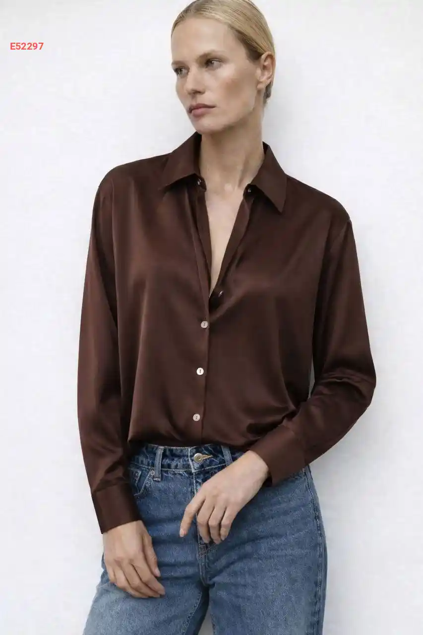 قميص ساتان كلاسيك