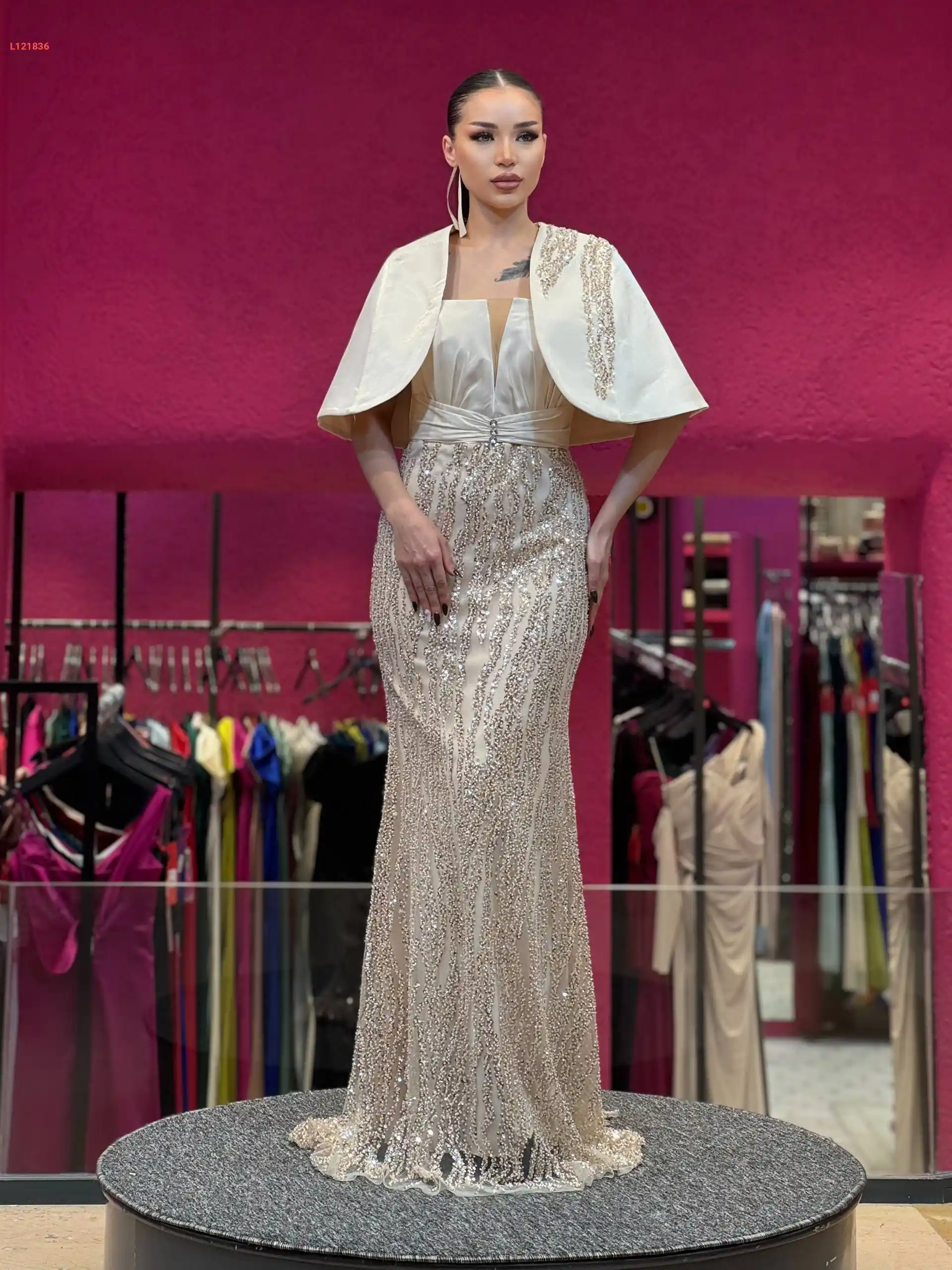 فستان سهرة مع بوليرو فاخر