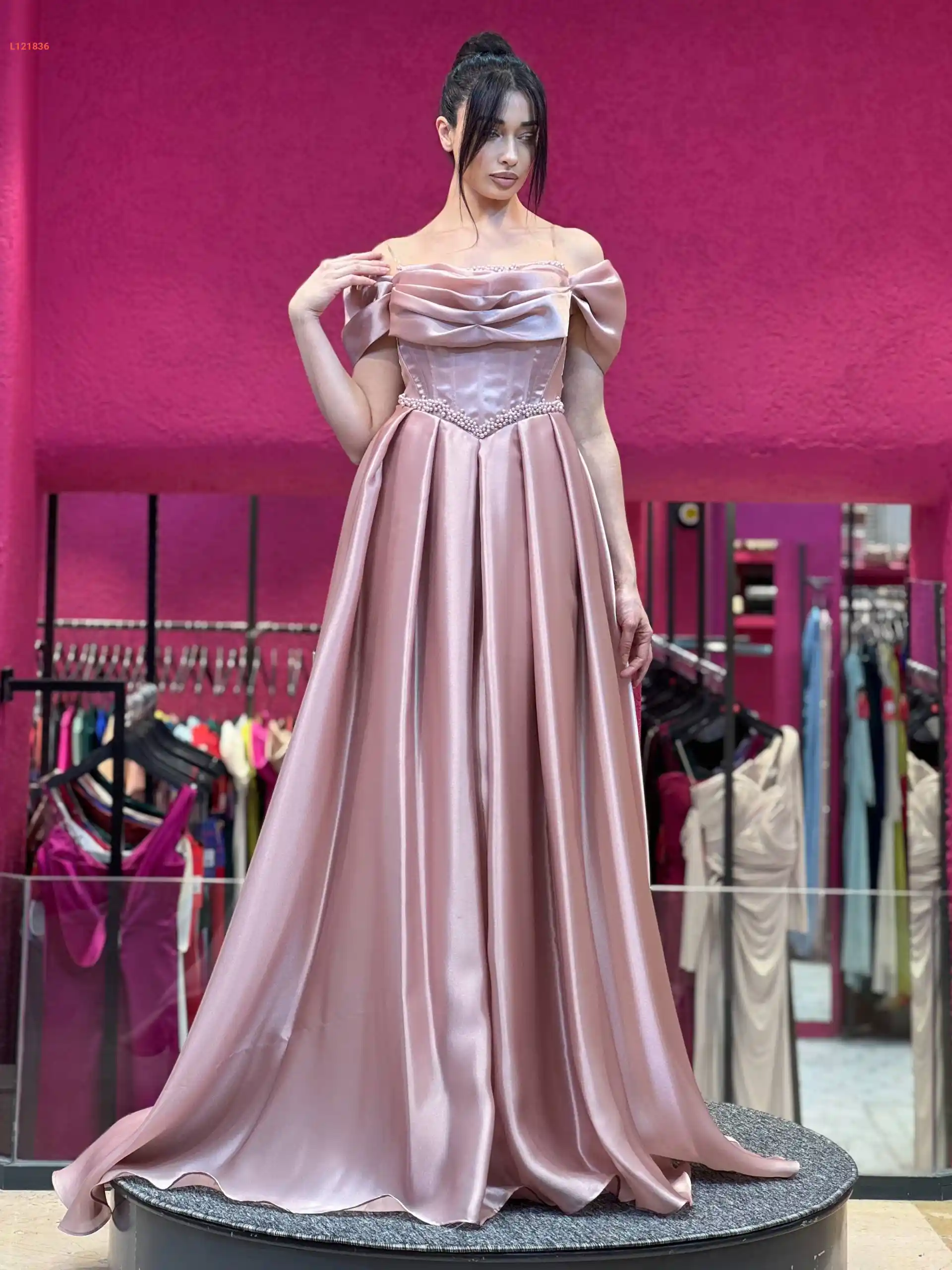 فستان سهرة ساتان