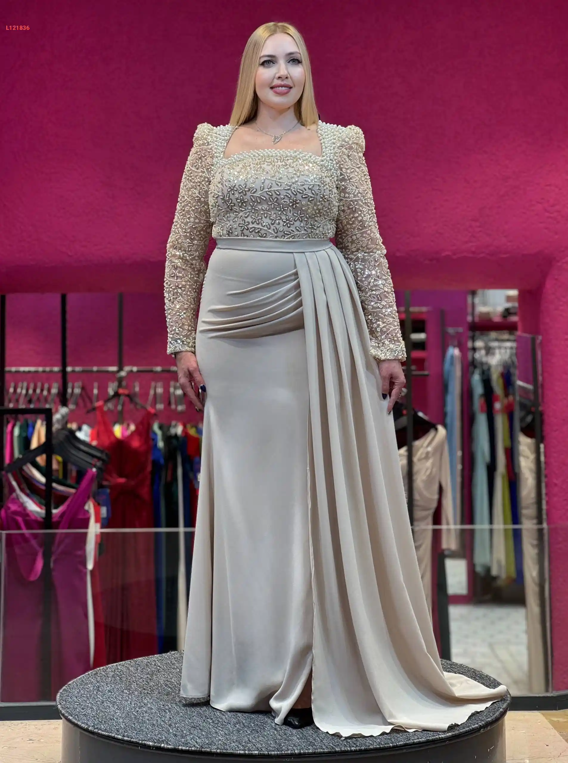 فستان سهرة فاخر