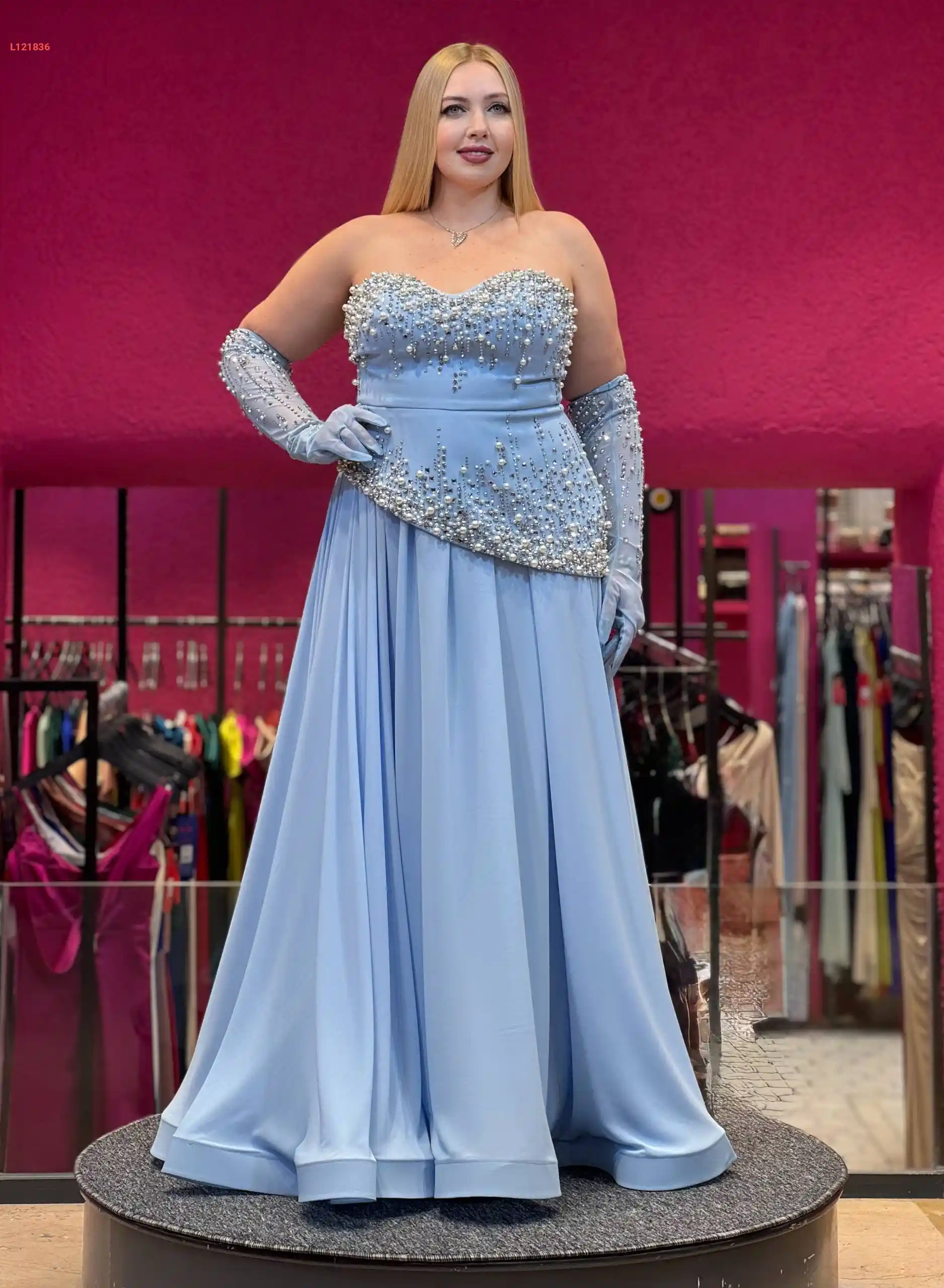 فستان سهرة مشكوك كات مع زنود