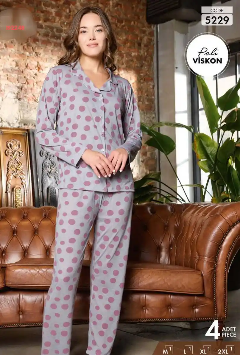 بيجامة كم طويل بأزرار