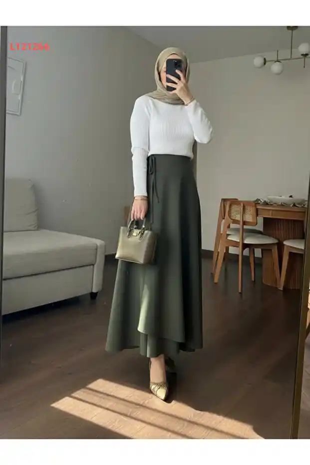 تنورة مطوية طويلة للنساء بتصميم جانبي من مولي نالي