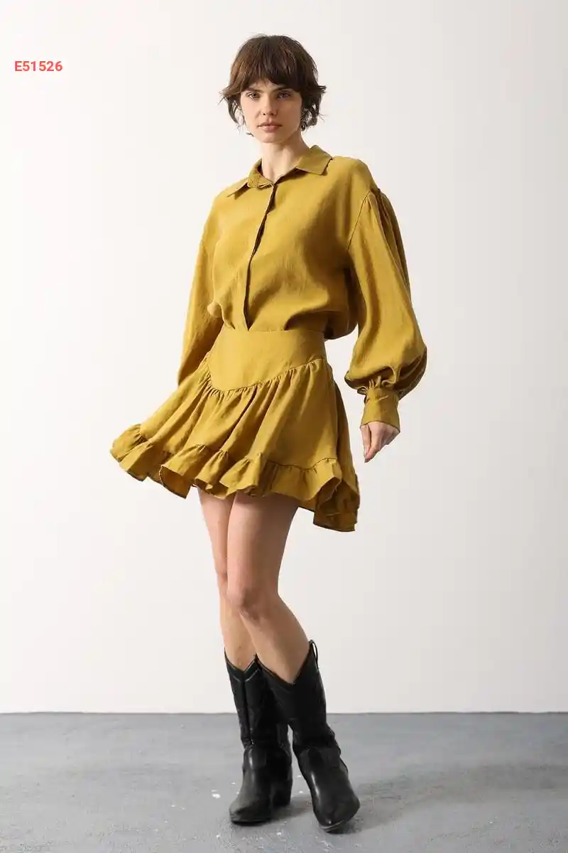 تنورة قصيرة كلوش