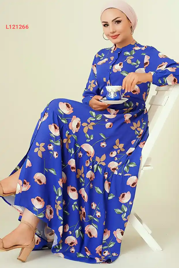 فستان كم طويل مزين بالأزهار مع رباط عند الخصر من ميس كيبيل