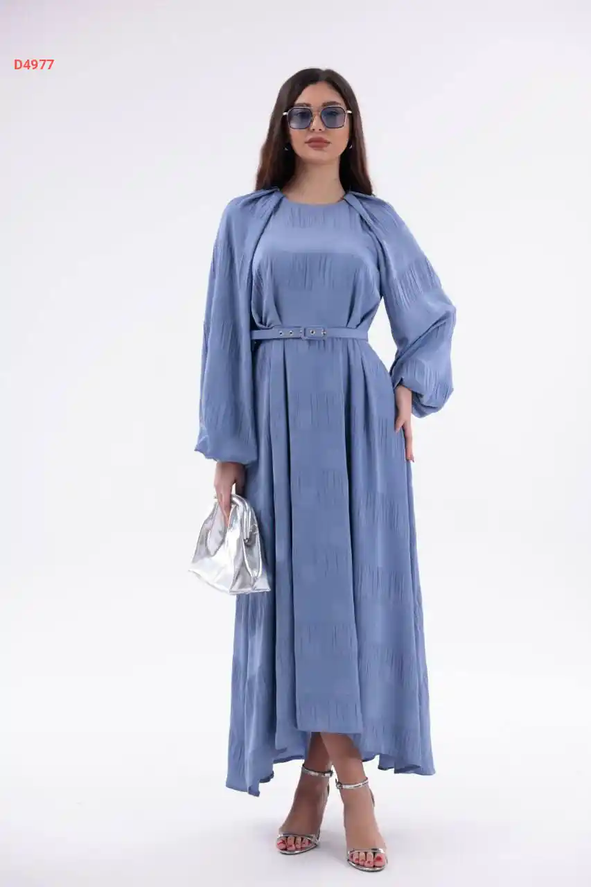 فستان طويل بأكمام بالونية