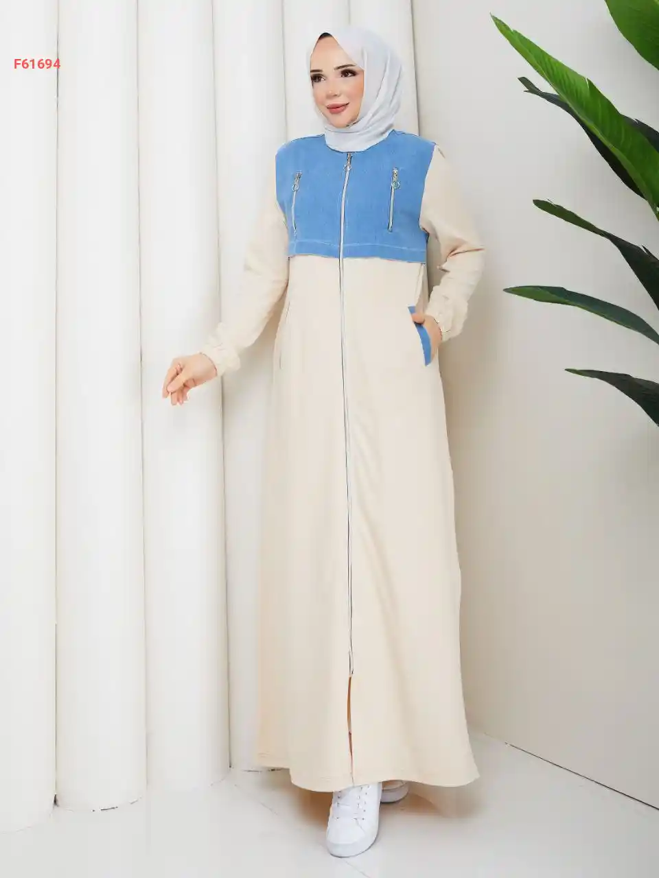 مانطو بسحاب بياقة دائرية مع جيب مقاسات كبيرة